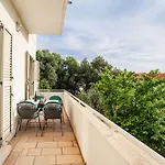 شقة Dirk هفار