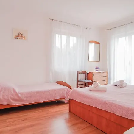 Dirk شقة هفار