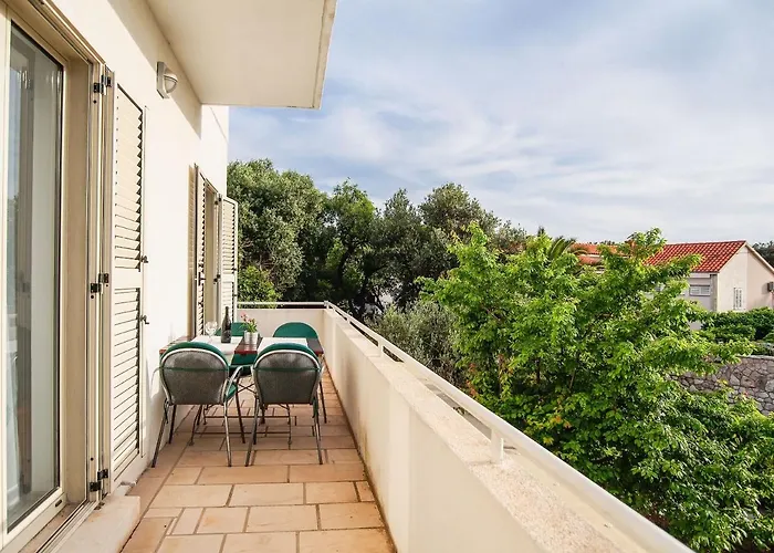 Apartment Dirk Hvar Town