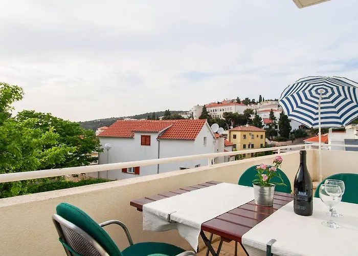 Apartment Dirk Hvar Town